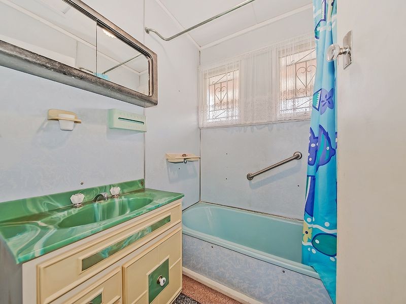 15 Brockworth St, Wynnum West QLD 4178