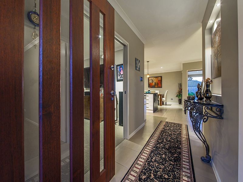 12 Foxwood Cct, Wakerley QLD 4154