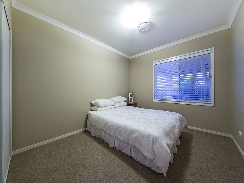 12 Foxwood Cct, Wakerley QLD 4154