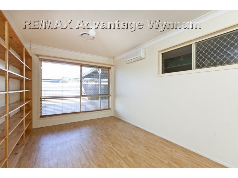 19 Poinciana St, Wynnum West QLD 4178