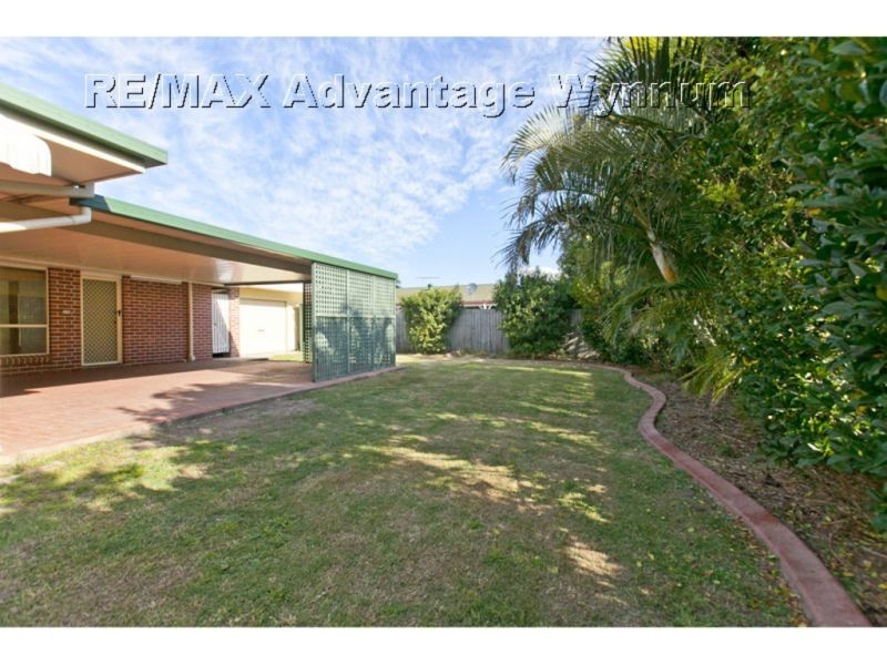 19 Poinciana St, Wynnum West QLD 4178