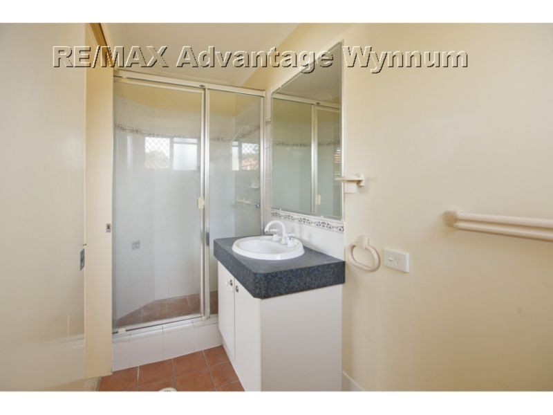 19 Poinciana St, Wynnum West QLD 4178