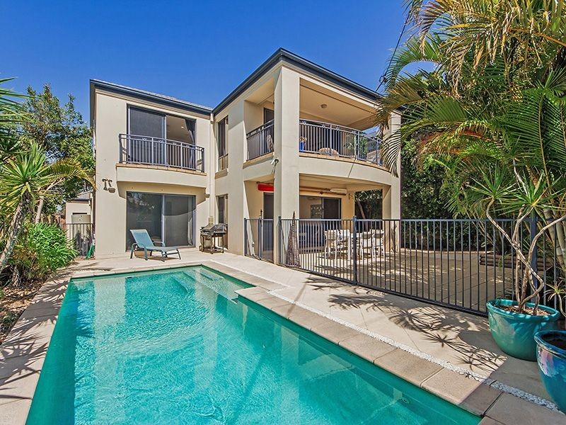 92 Central Street, Labrador QLD 4215