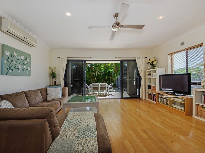 92 Central Street, Labrador QLD 4215