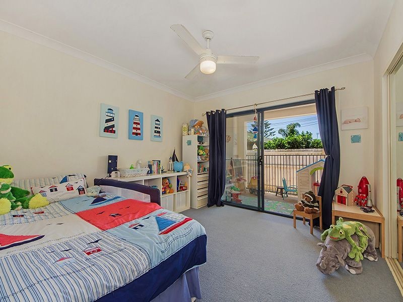 92 Central Street, Labrador QLD 4215