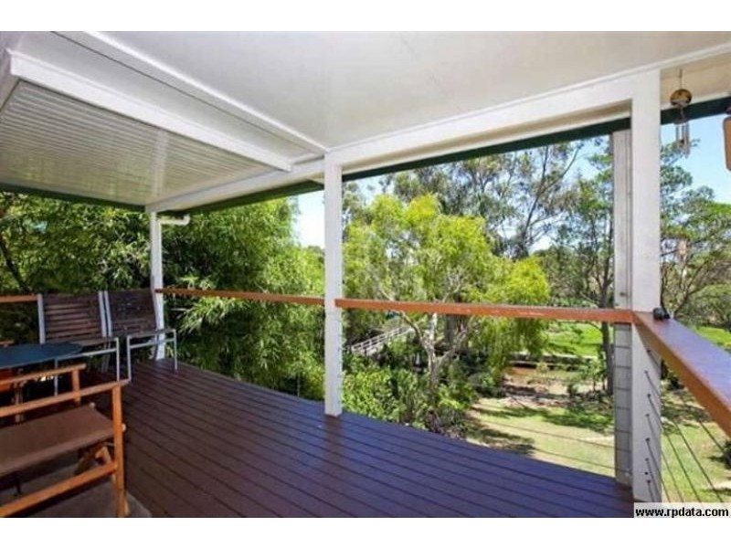 18 Bay Terrace, Wynnum QLD 4178