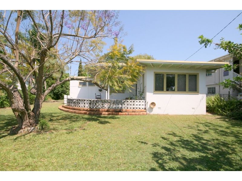 136 Cameron Pde, Wynnum QLD 4178