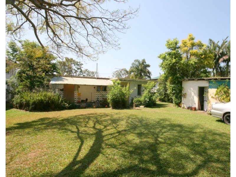 136 Cameron Pde, Wynnum QLD 4178