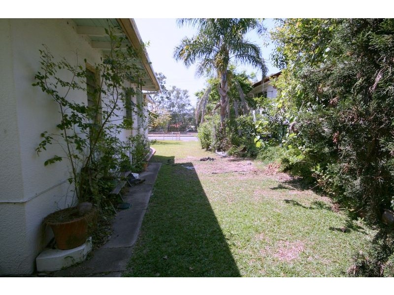 136 Cameron Pde, Wynnum QLD 4178