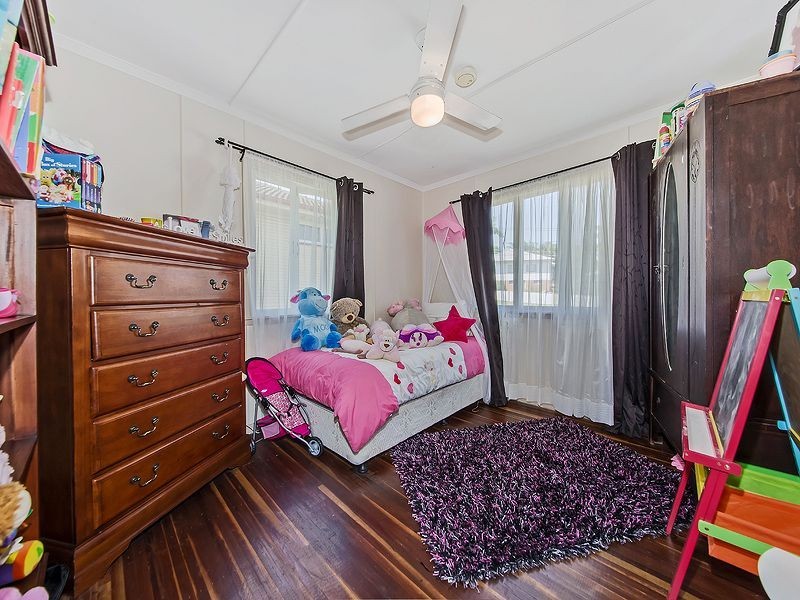 51 Curve Avenue, Wynnum QLD 4178