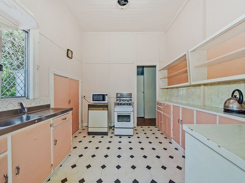 30 Ambool Street, Lota QLD 4179