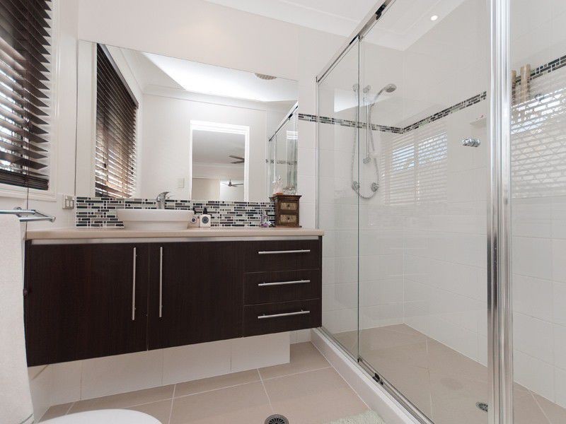 1 Brushbox Place, Wakerley QLD 4154