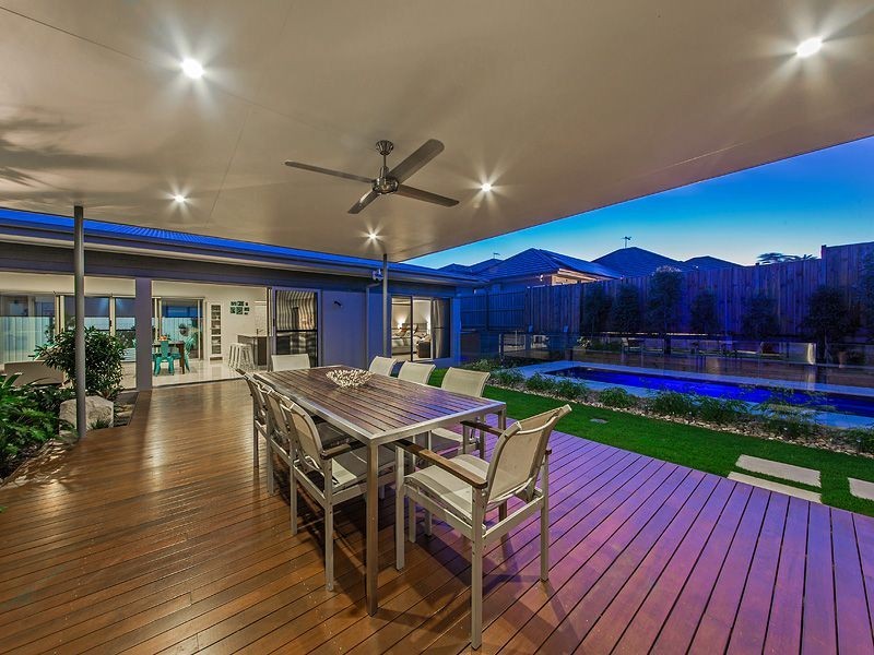 24 Esk Cr, Wakerley QLD 4154
