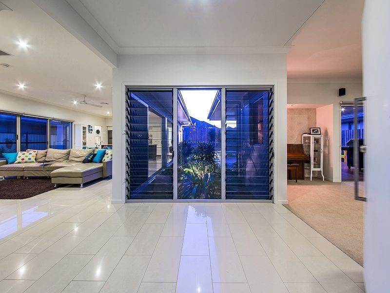 24 Esk Cr, Wakerley QLD 4154