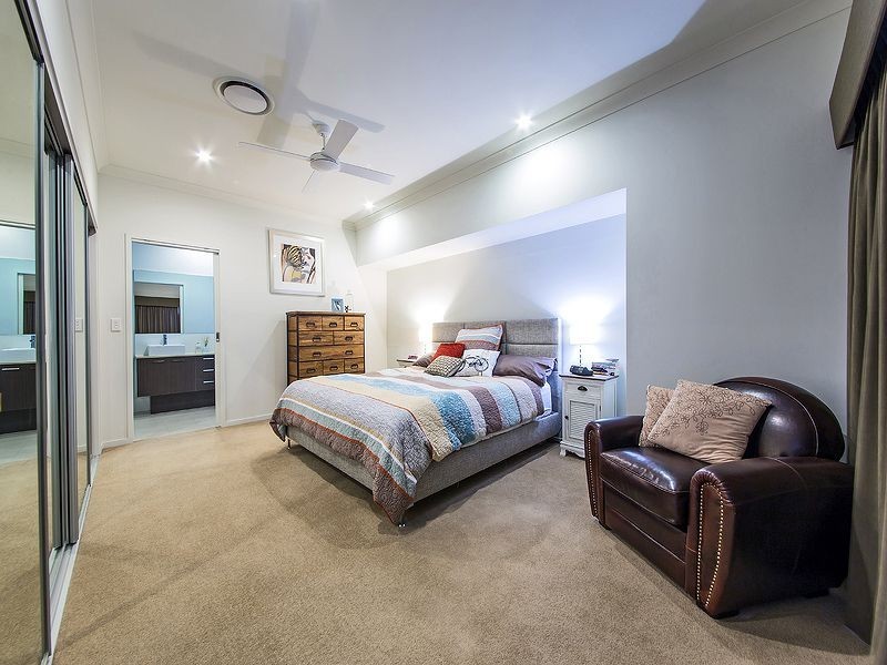 24 Esk Cr, Wakerley QLD 4154