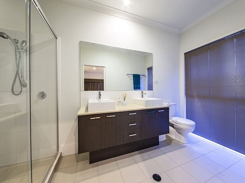 24 Esk Cr, Wakerley QLD 4154