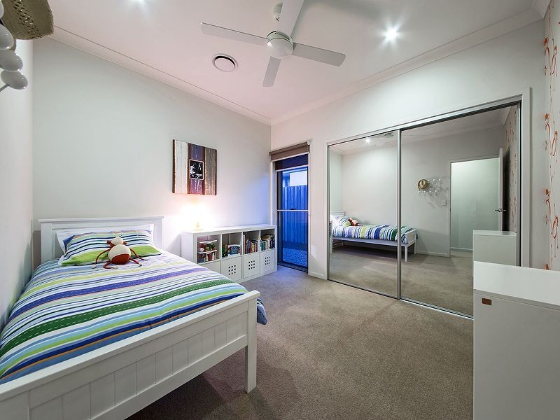 24 Esk Cr, Wakerley QLD 4154