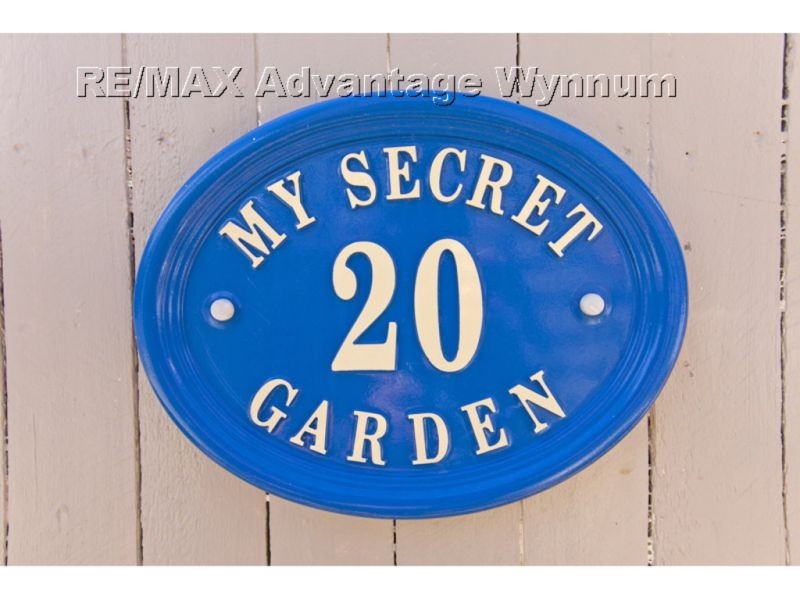 20 Earl Parade, Manly QLD 4179