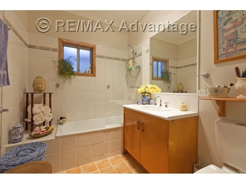 20 Earl Parade, Manly QLD 4179