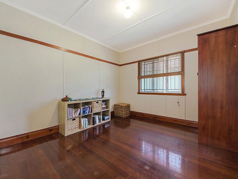 50 Roseneath Parade, Wynnum West QLD 4178