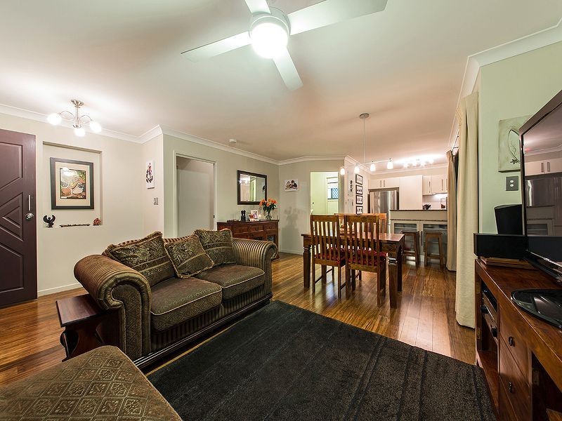 1/51-55 Daniells, Carina QLD 4152