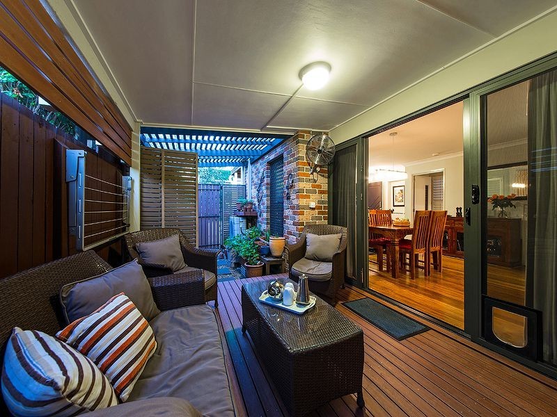 1/51-55 Daniells, Carina QLD 4152