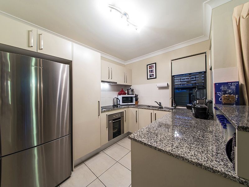 1/51-55 Daniells, Carina QLD 4152