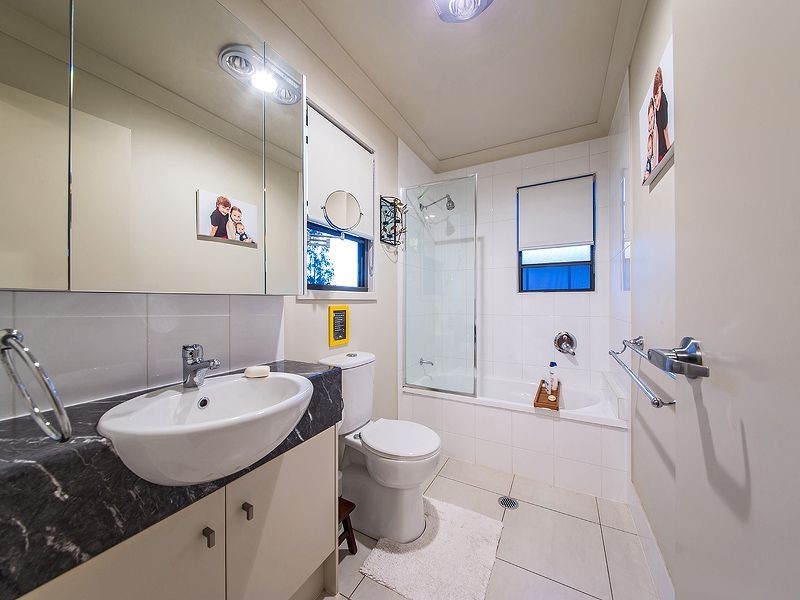 1/51-55 Daniells, Carina QLD 4152