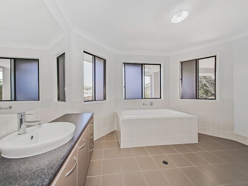 28 Bridgewater Place, Lota QLD 4179