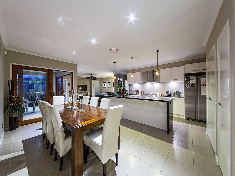 12 Foxwood Circuit, Wakerley QLD 4154