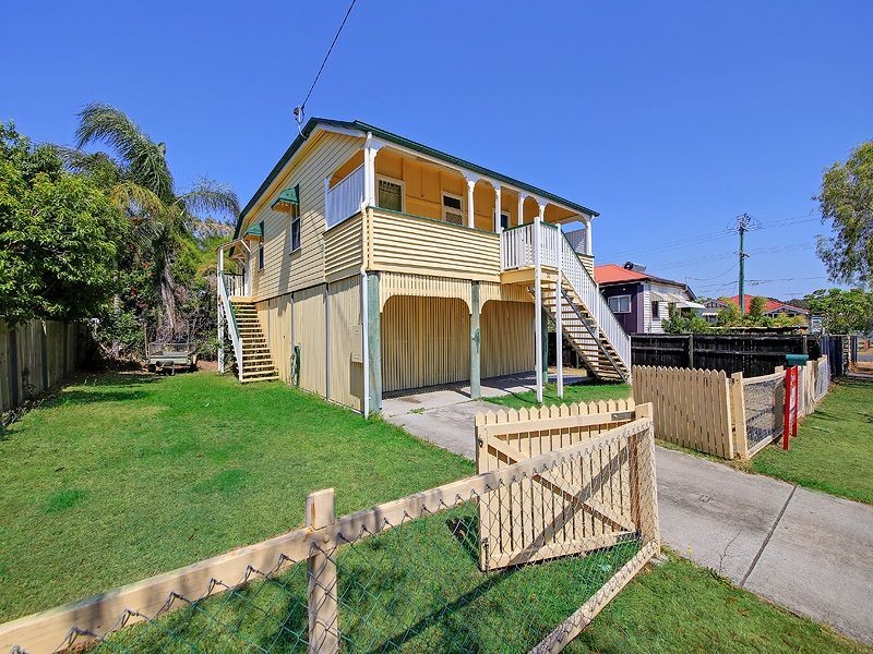 33 Seaford Street, Wynnum QLD 4178
