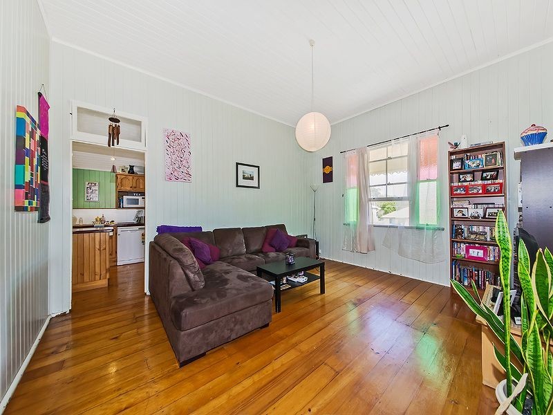 33 Seaford Street, Wynnum QLD 4178