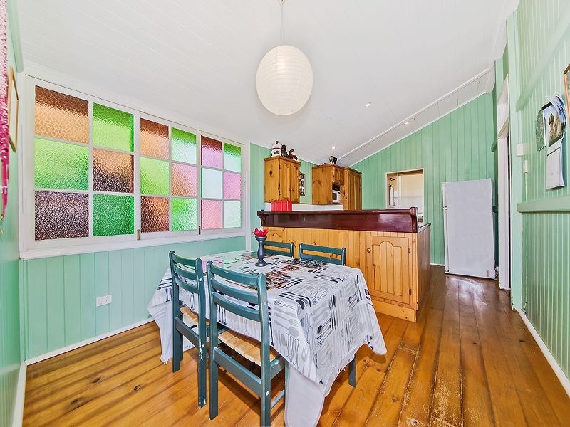 33 Seaford Street, Wynnum QLD 4178