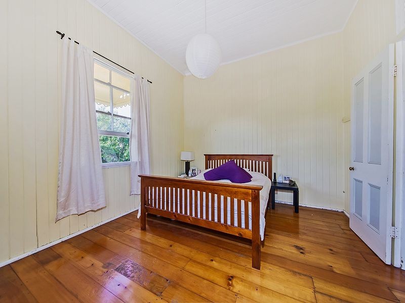 33 Seaford Street, Wynnum QLD 4178