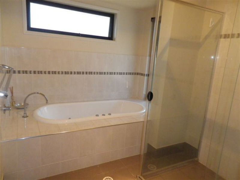 4 Willis Street, Wakerley QLD 4154