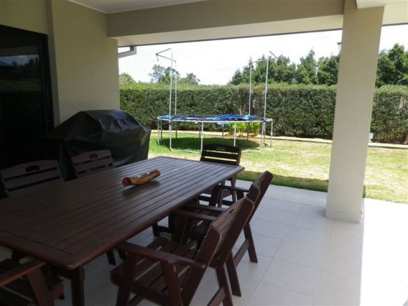 4 Willis Street, Wakerley QLD 4154