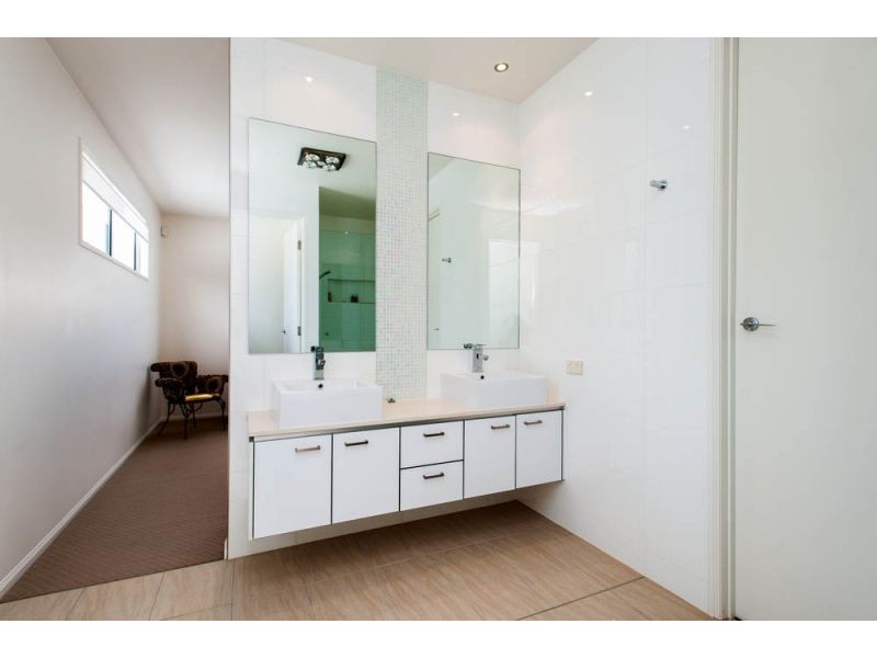 79 Red Gum Crescent, Wakerley QLD 4154