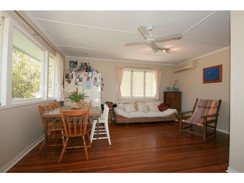 8 Hellyer, Wynnum West QLD 4178