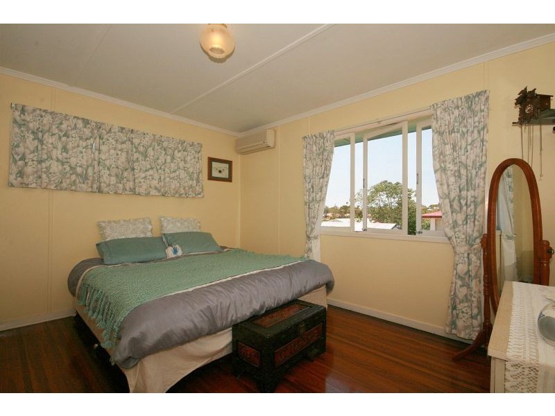 8 Hellyer, Wynnum West QLD 4178