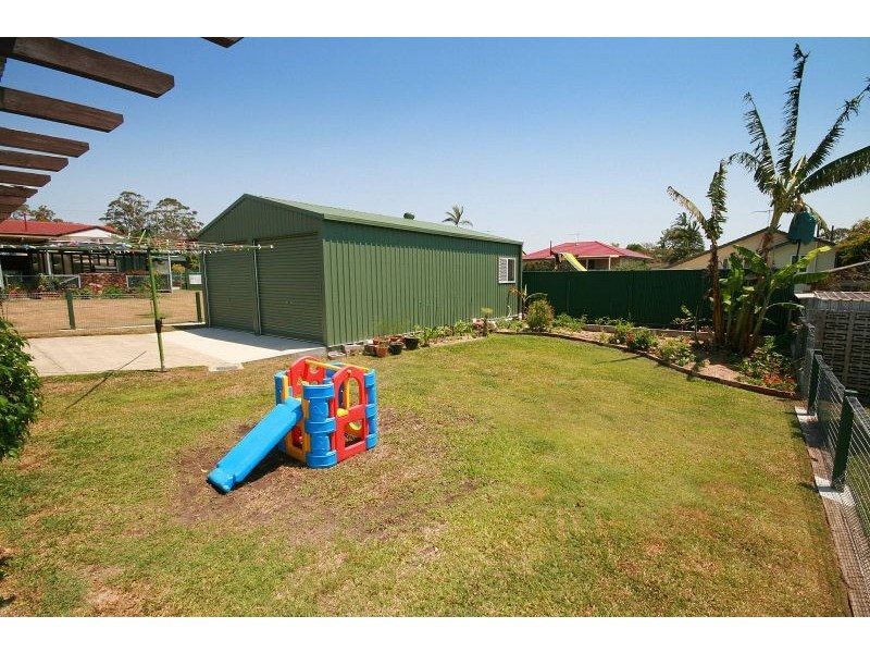 8 Hellyer, Wynnum West QLD 4178