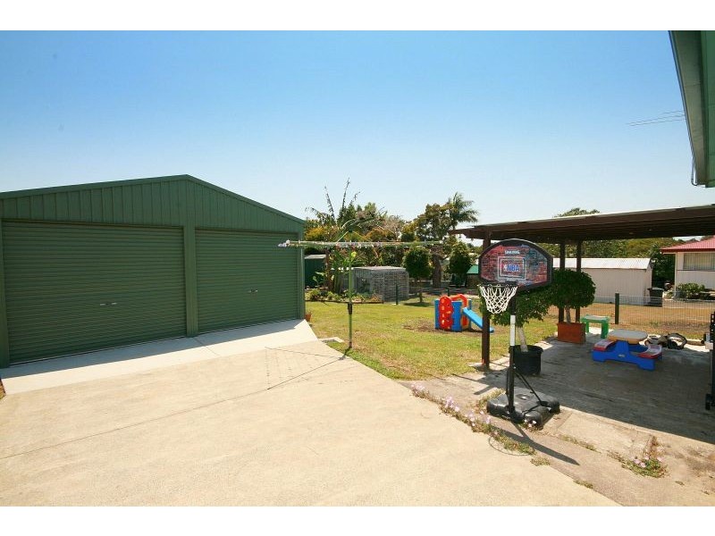 8 Hellyer, Wynnum West QLD 4178