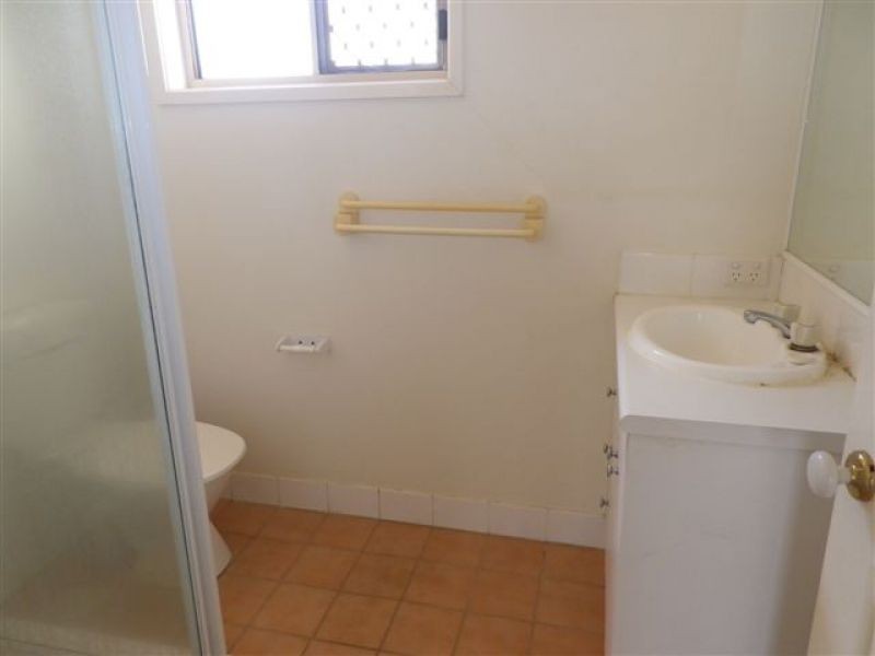 18 Holland Crescent, Wynnum West QLD 4178