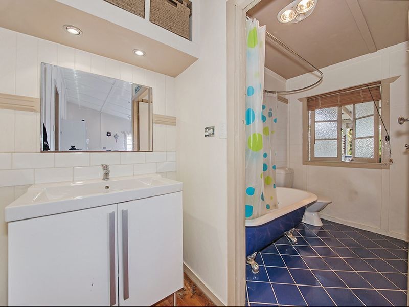 11 Mcfadden Street, Wynnum QLD 4178