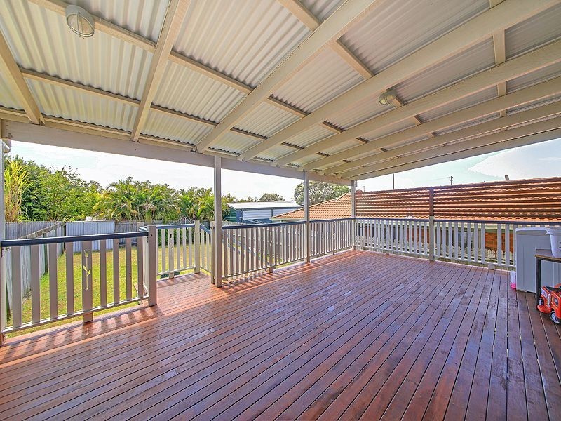 11 Mcfadden Street, Wynnum QLD 4178