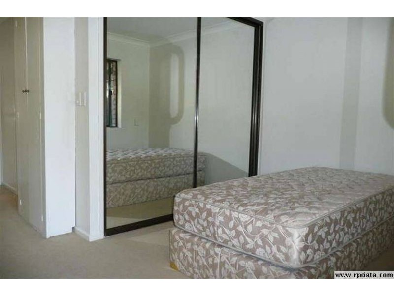 1/15 Carmichael Court, Wynnum West QLD 4178