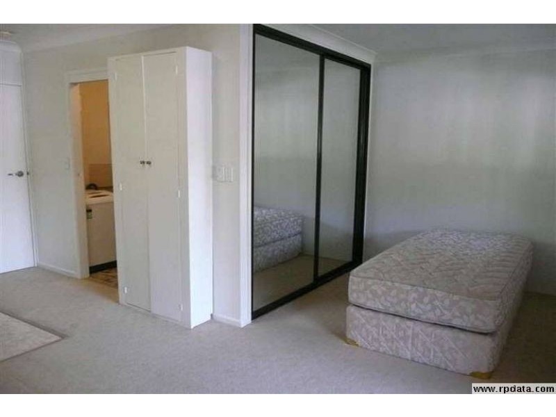 1/15 Carmichael Court, Wynnum West QLD 4178