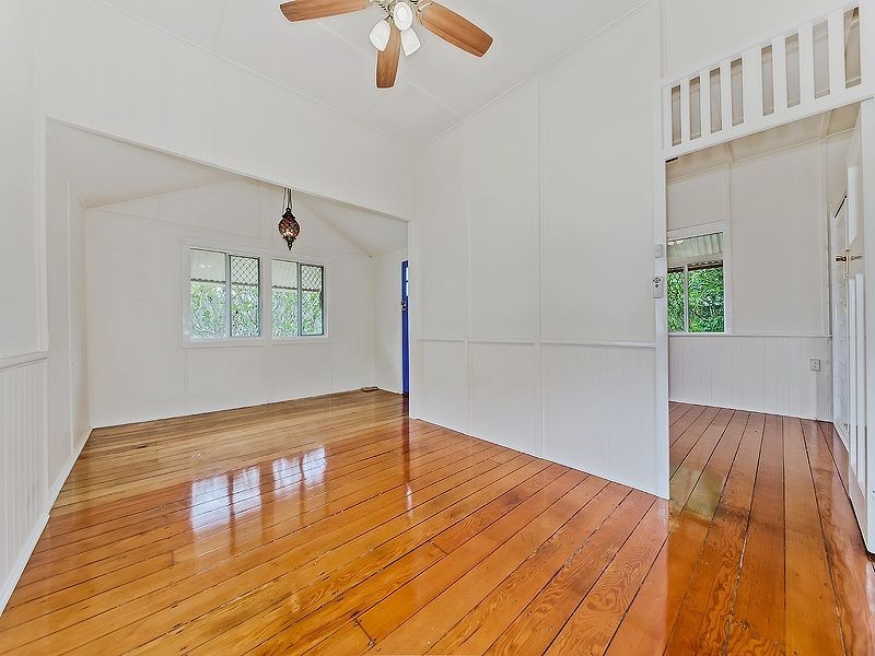 16 Byrneside Tce, Wynnum QLD 4178