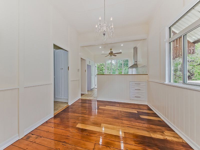 16 Byrneside Tce, Wynnum QLD 4178