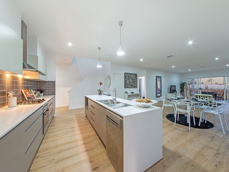39 Curtis St, Manly QLD 4179