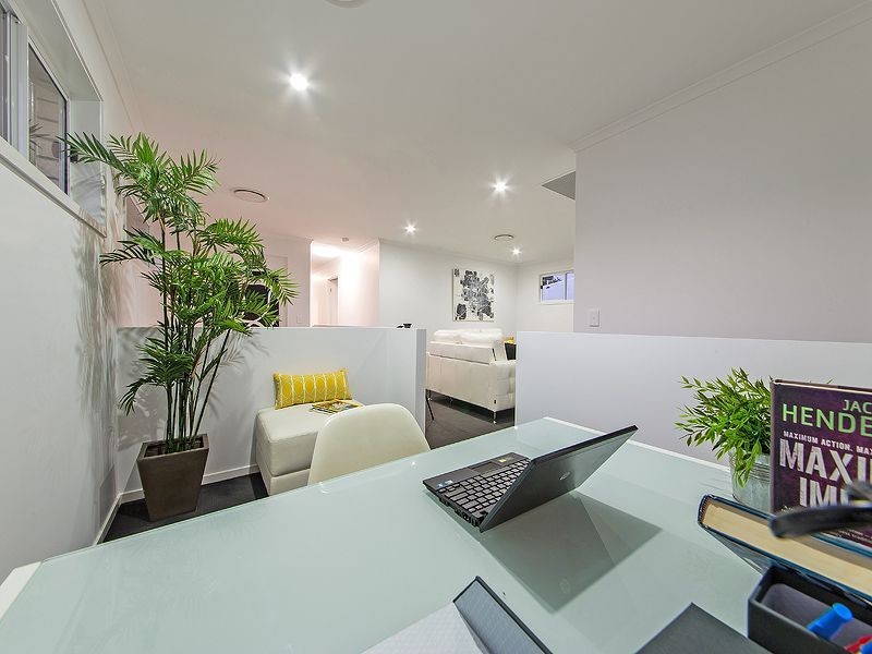 39 Curtis St, Manly QLD 4179